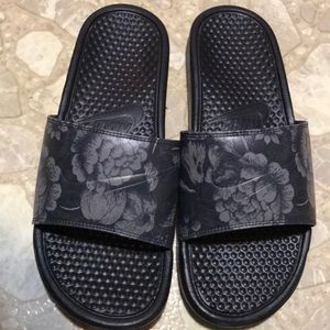 NWOT Floral NIKE Slides